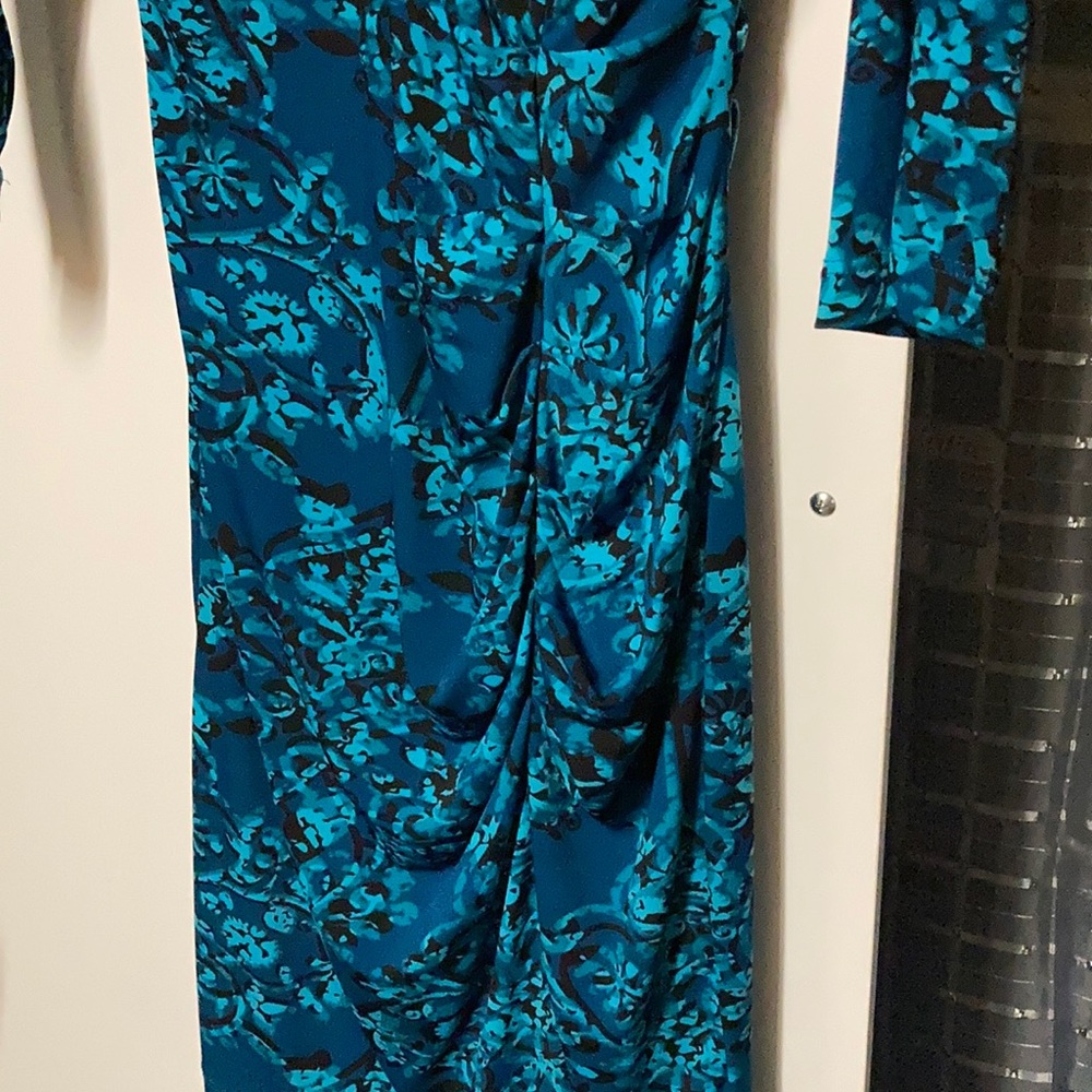 Dress - Picture 3 of 4